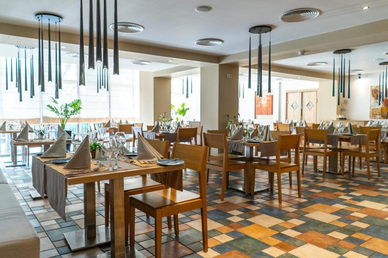 Hvd Viva Club Ultra All Inclusive - Private Beach & Free Parking Golden Sands Exterior photo