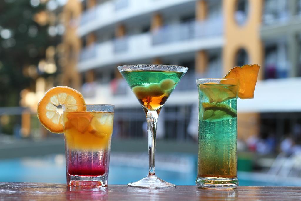 Hvd Viva Club Ultra All Inclusive - Private Beach & Free Parking Golden Sands Exterior photo